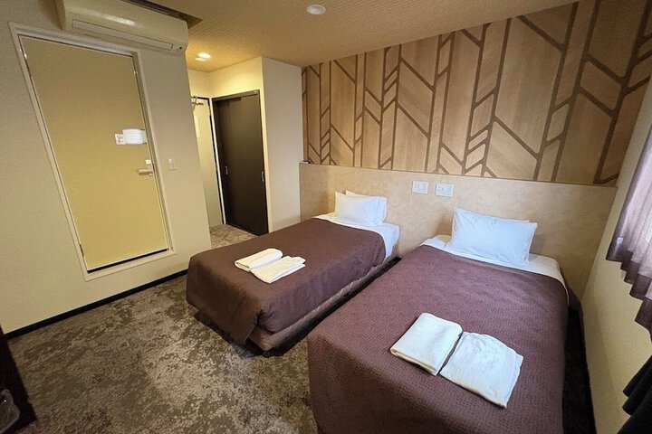 Room 12 of 17