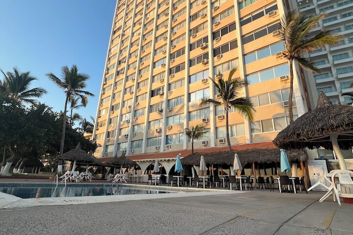 Exterior of Islas del Sol