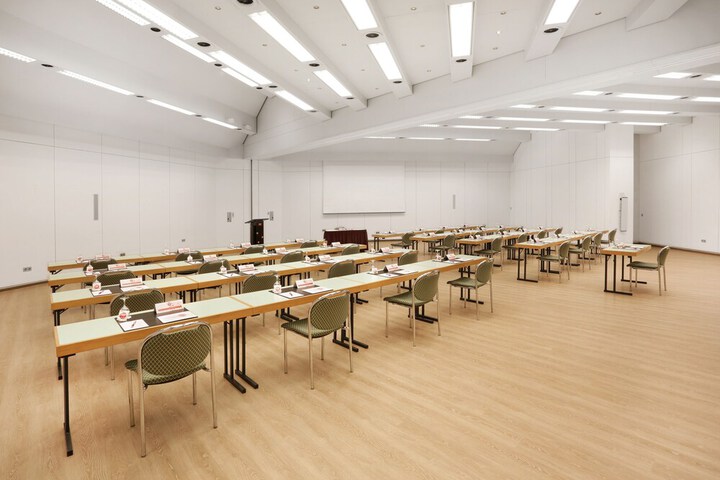 Business Center 47 of 57