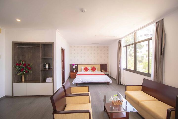 Room 16 of 42