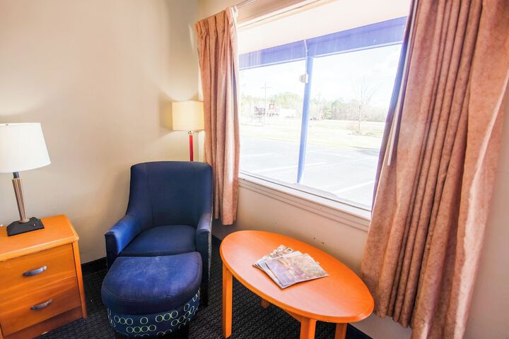 Room 4 of 39