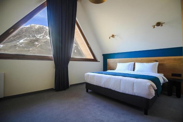 Room 20 of 77