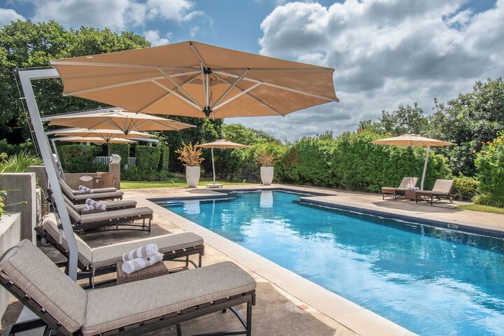 Pool 43 of 76