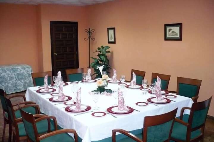 Dining 20 of 41