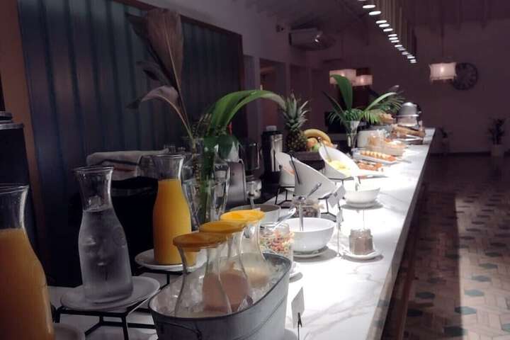 Breakfast/Coffee Service 71 of 82