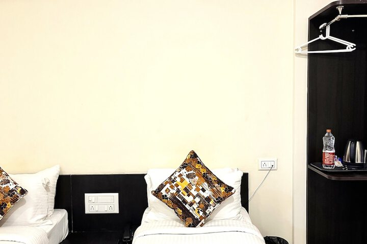 Room 28 of 66