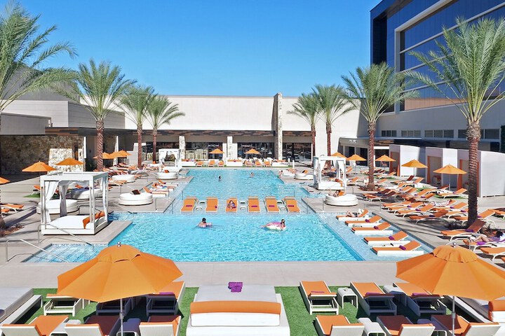 Pool Hotel