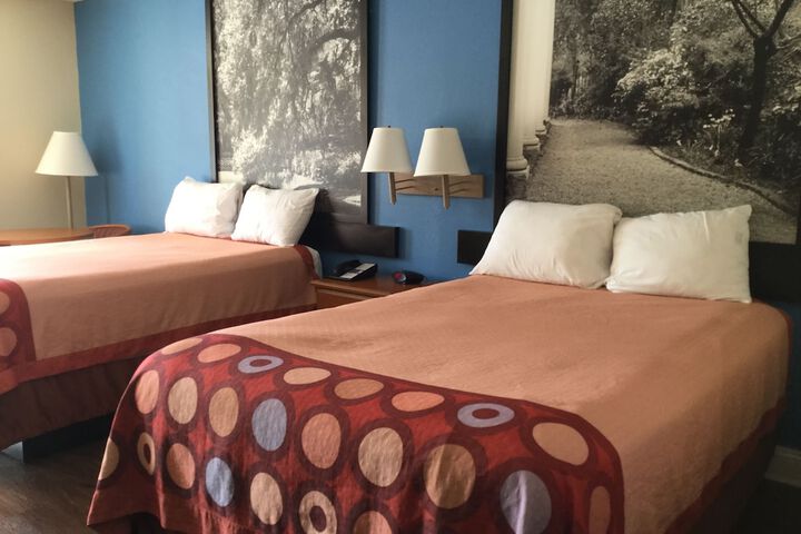 2 Double Beds (10 of 11)