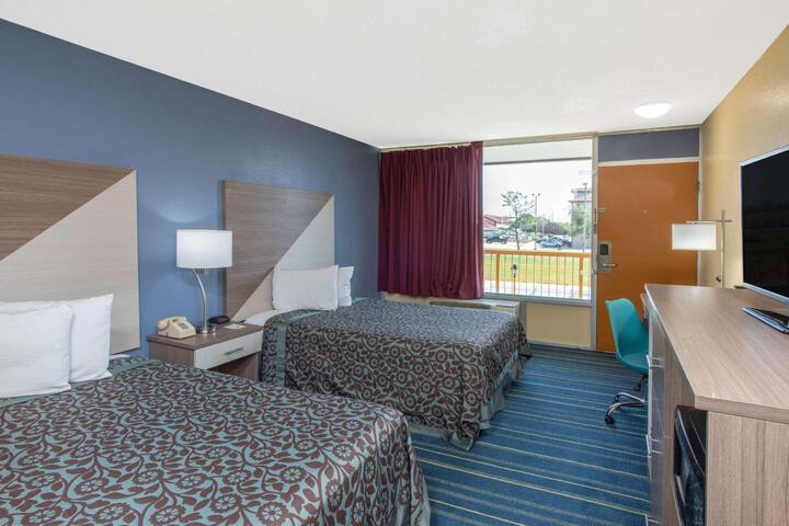 2 Double Beds (6 of 6)