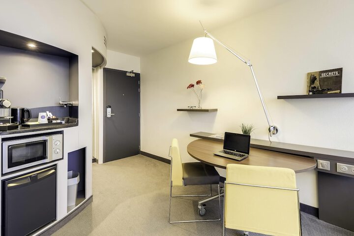 Room 11 of 50
