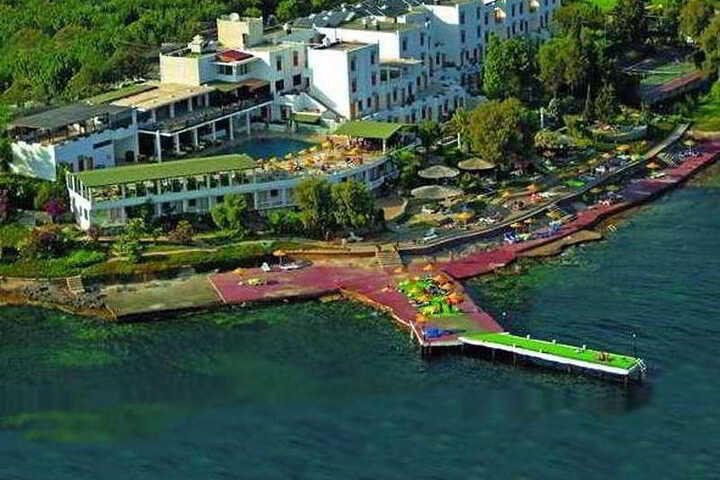 CLUB ACACIA HOTEL