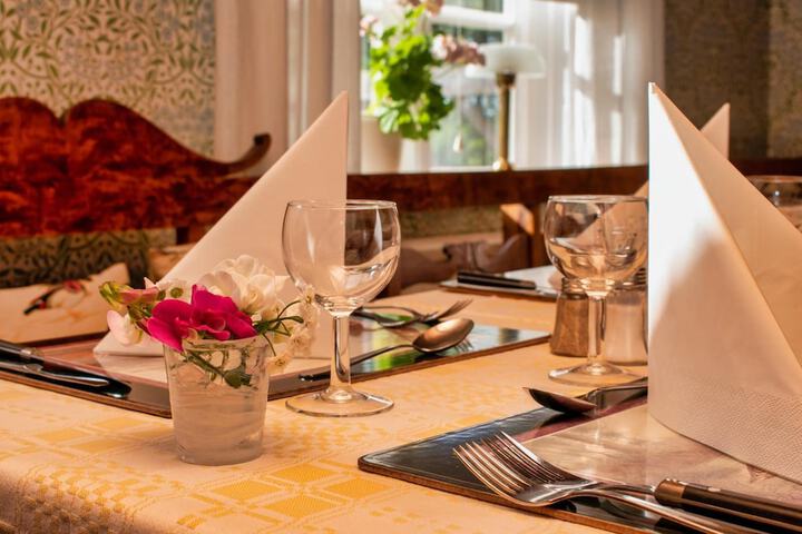 Dining 10 of 40