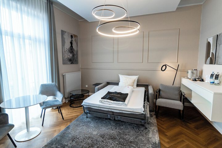 Room 18 of 54