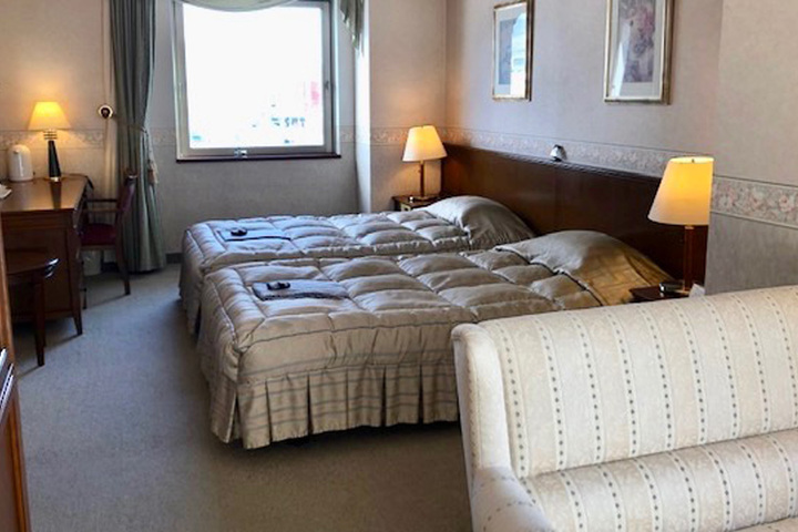 Room 8 of 34