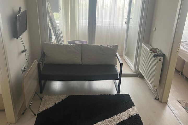 Room 8 of 12