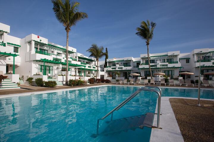 Pool Hotel
