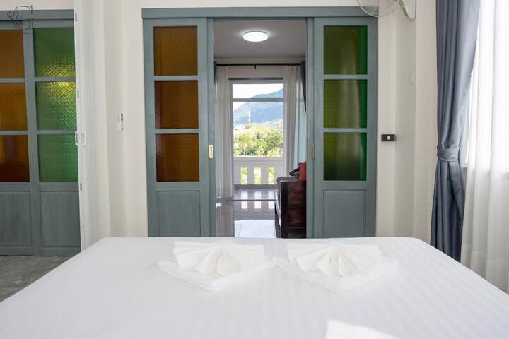 Room 19 of 272