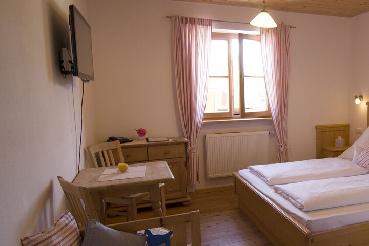 Room 6 of 48