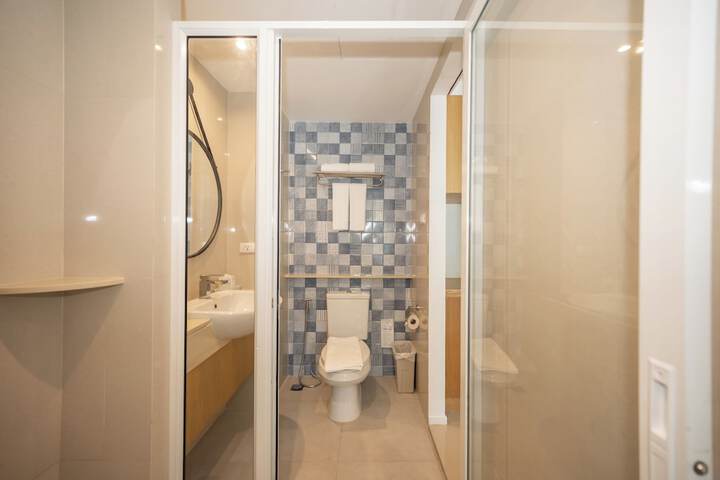 Room 42 of 120