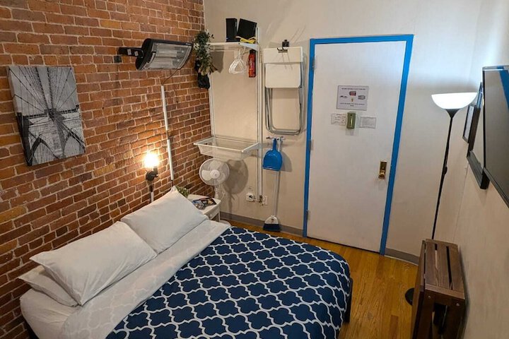 Room 103 of 268