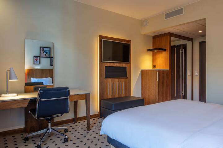 Room 19 of 61
