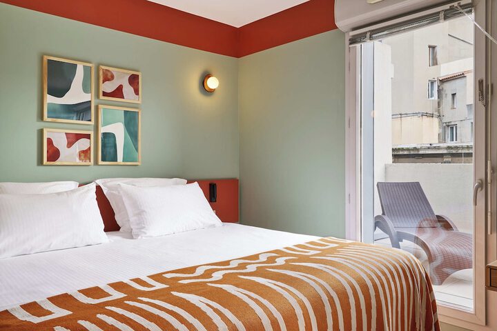 Room 18 of 62
