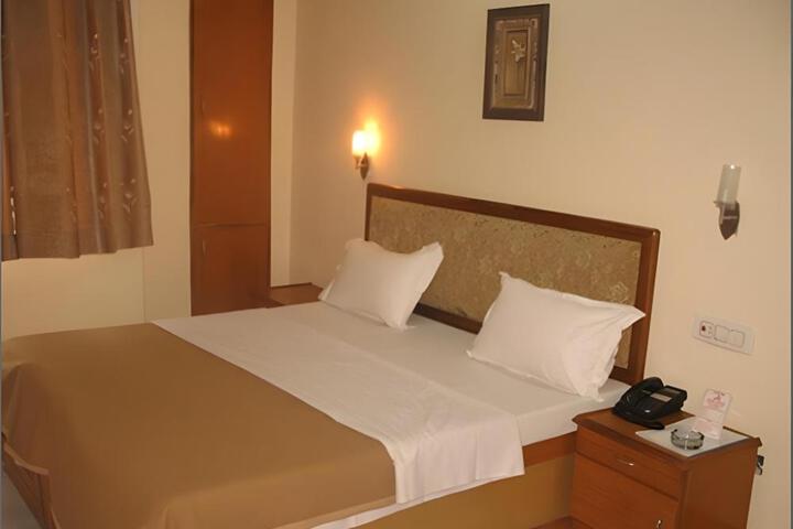 Hotel Rajhans