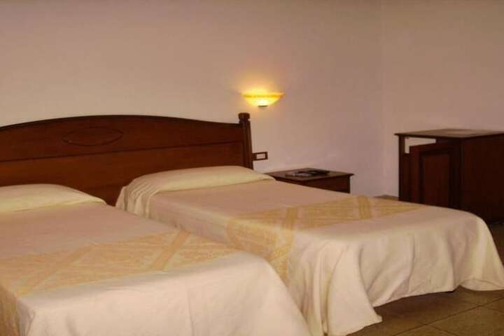 Room 5 of 31