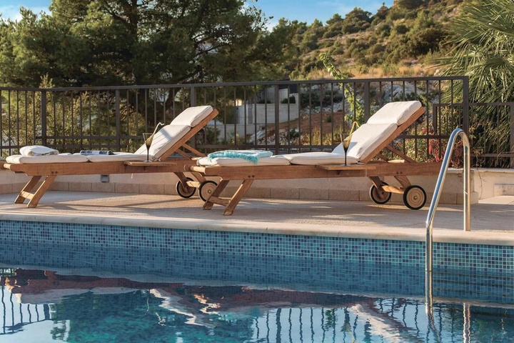 Pool 13 of 22