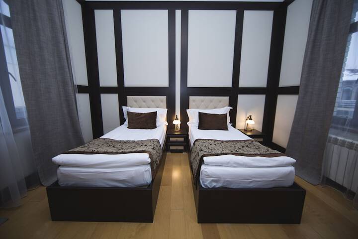 Room 16 of 160