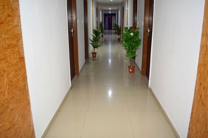 Hotel The Grand Aryakul