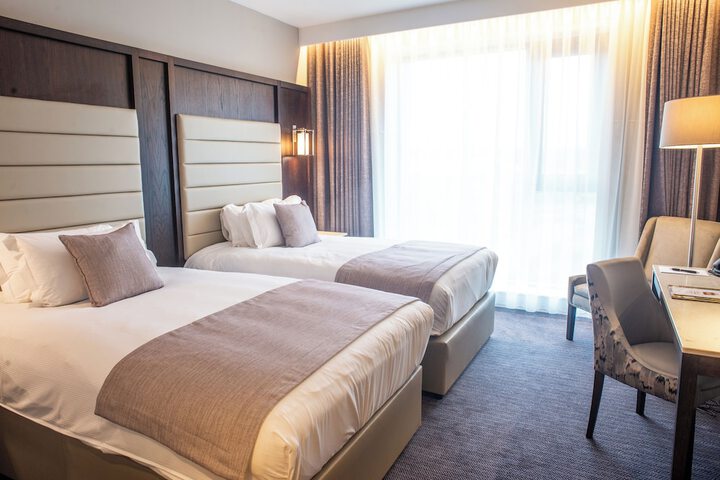 Room 10 of 37