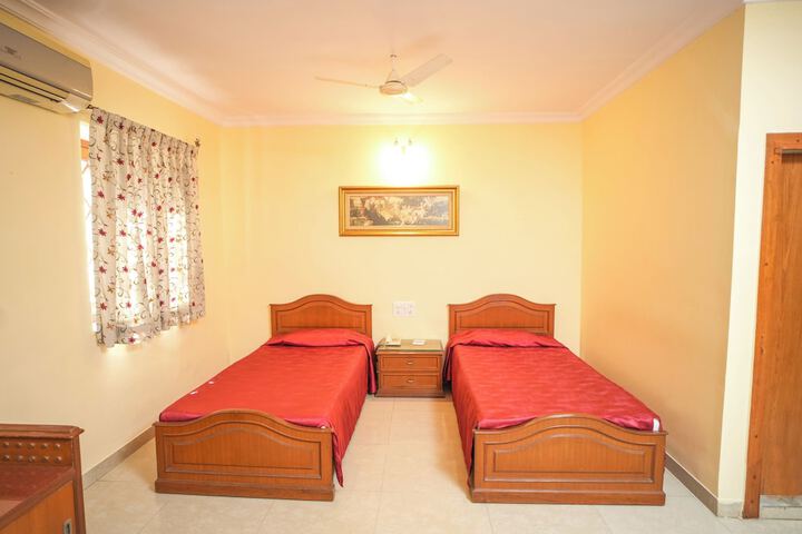Room 6 of 135