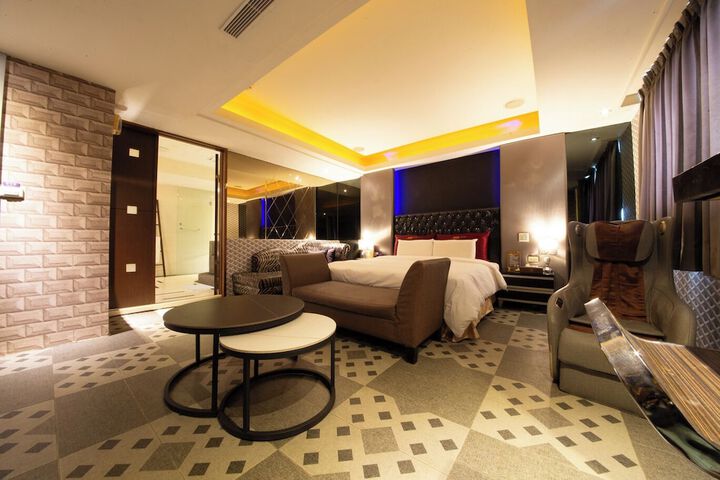 Room 33 of 88