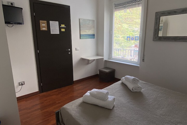 Room 33 of 87