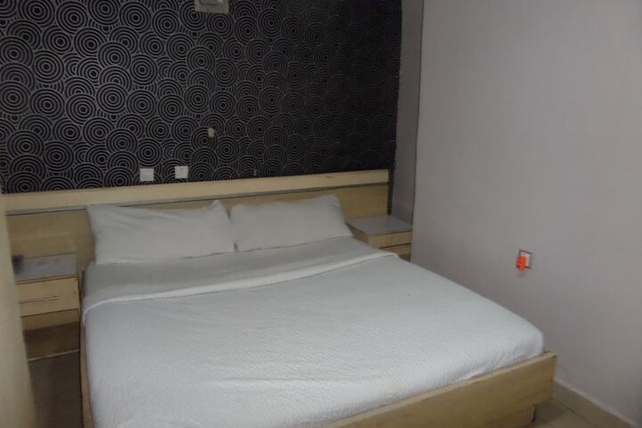 Room 5 of 28