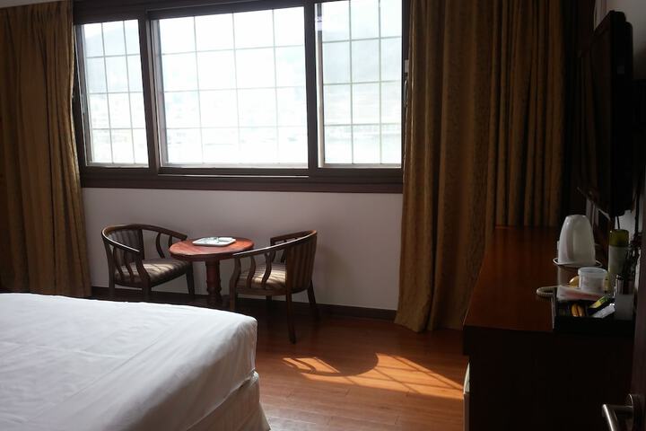 Room 12 of 47