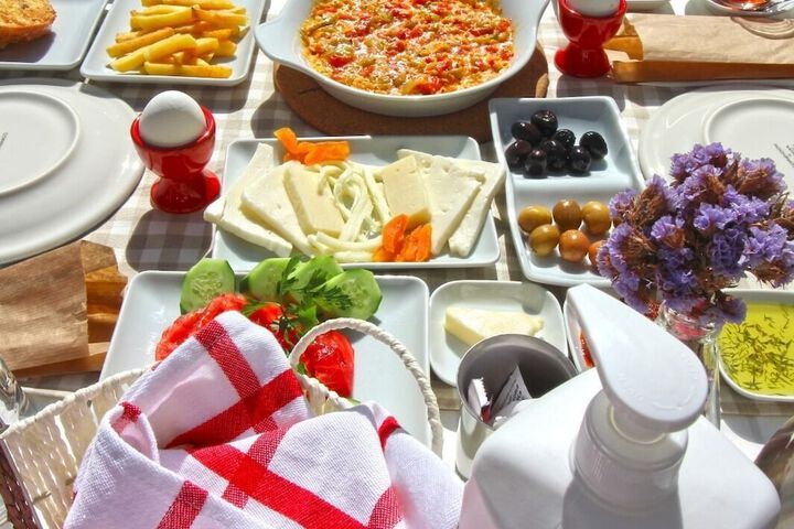 Breakfast/Coffee Service 28 of 37