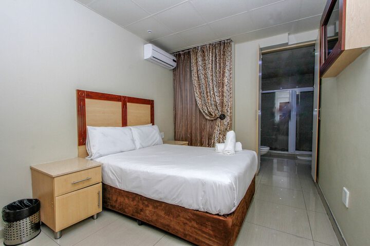 Room 4 of 21