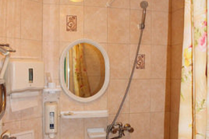 Room 15 of 68