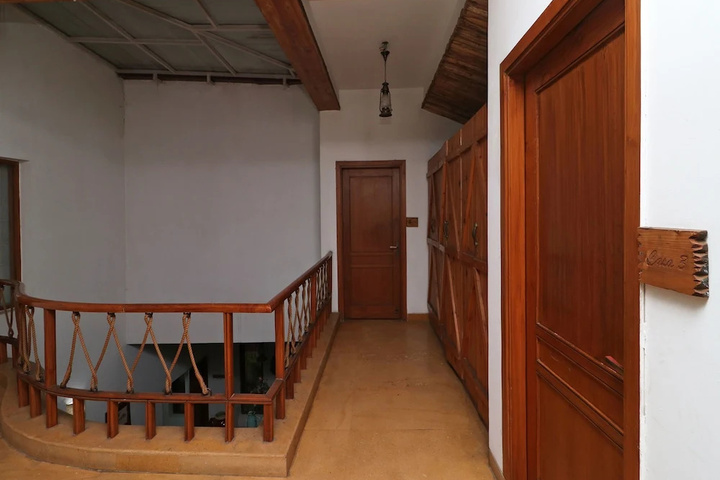 Room 9 of 11