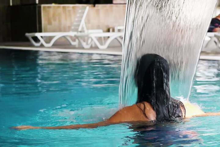 Pool 12 of 25