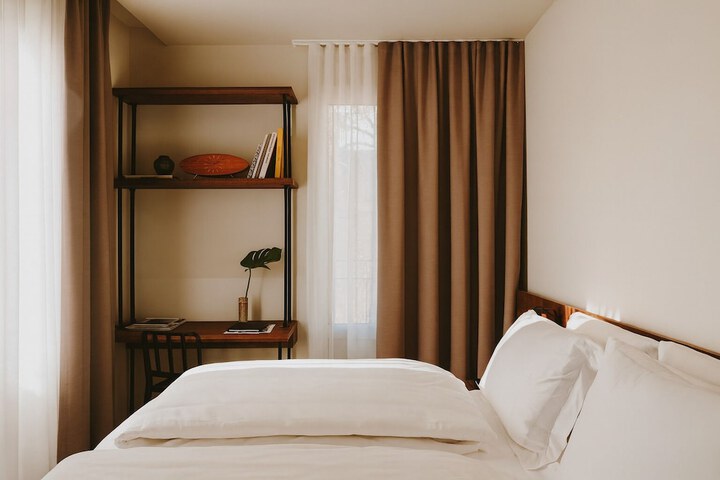 Room 7 of 128