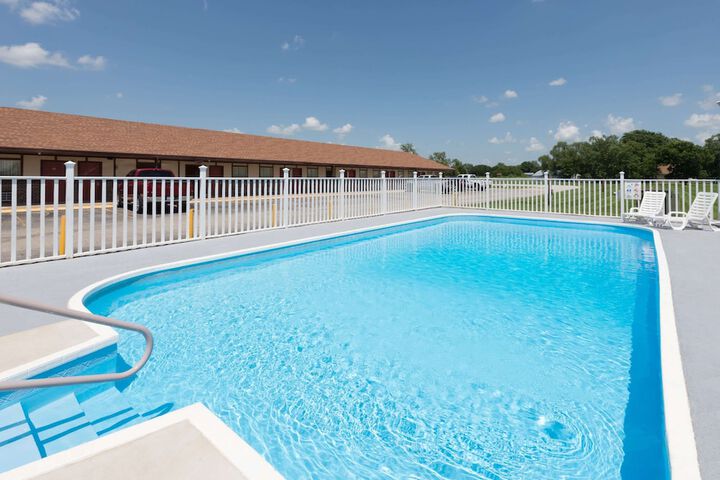Pool 26 of 35