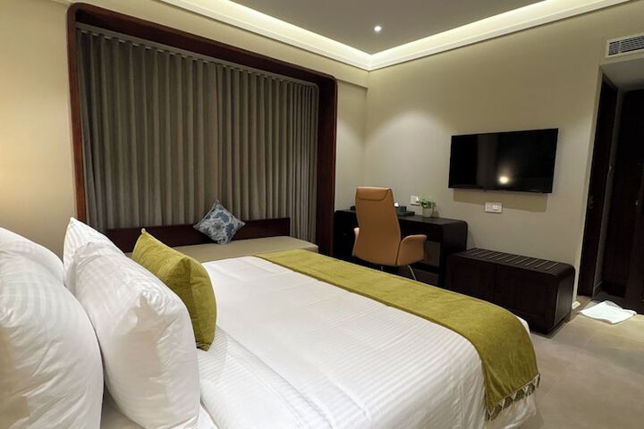 Room 10 of 74