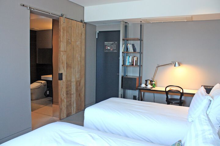 Room 25 of 50