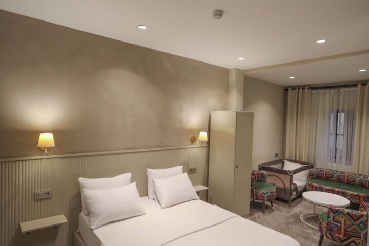 Room 8 of 60