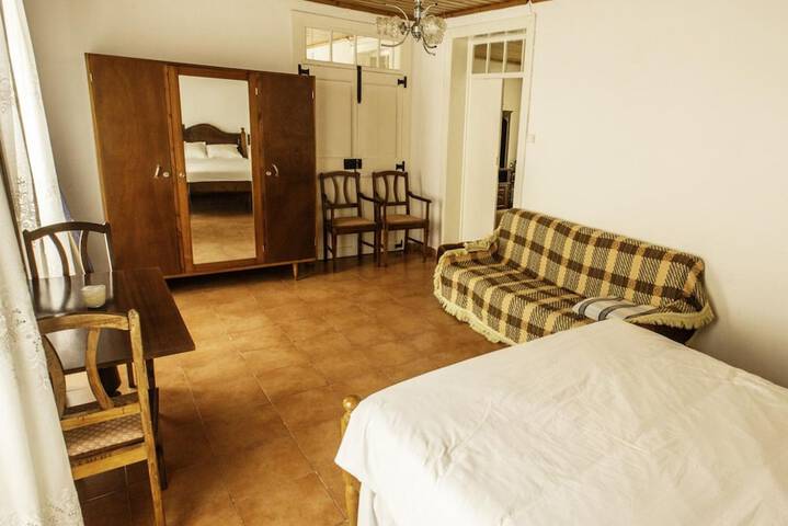 Room 20 of 28