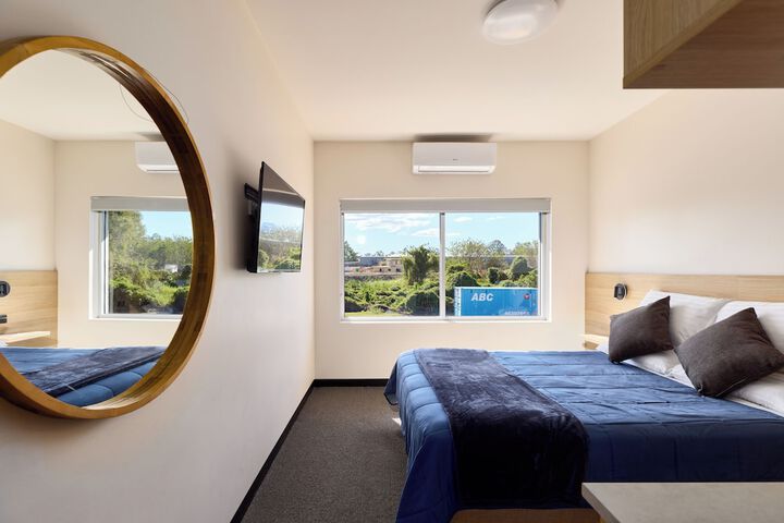 Room 8 of 22