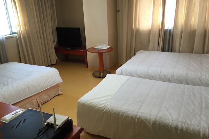 Room 7 of 33
